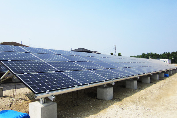 What are the different types of solar mounting systems?