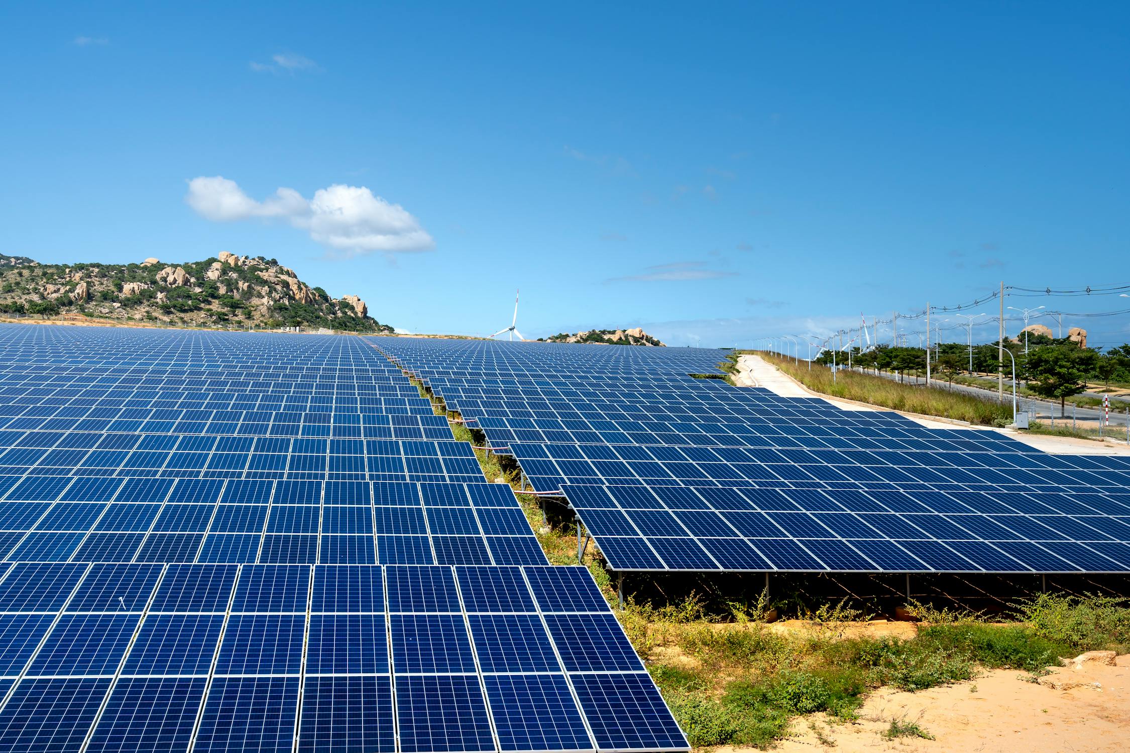 What Are The Advantages of Photovoltaic Power Generation?