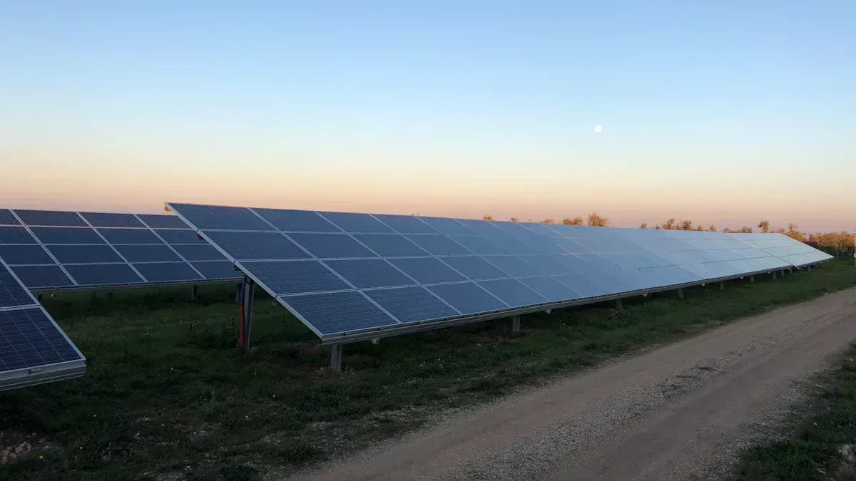 Pros And Cons of Ground Mount Solar Panels