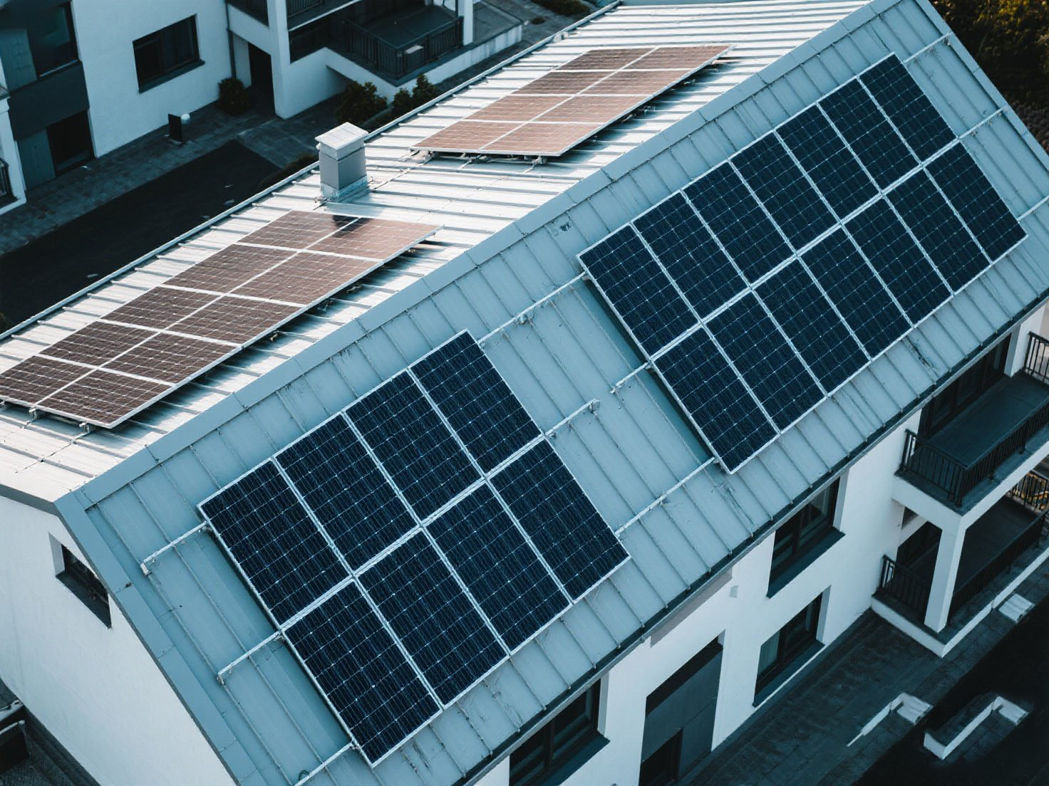 Key Design Considerations for Solar Mounting Systems on Different Roof Types
